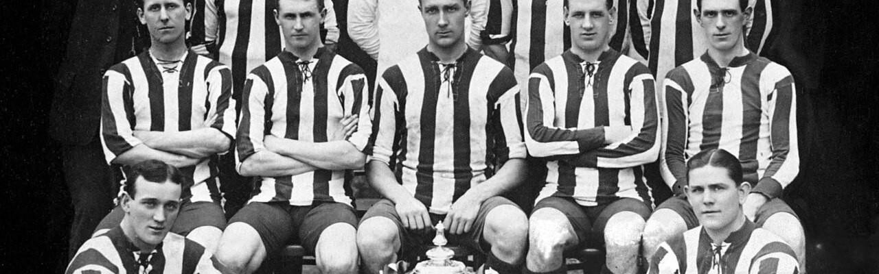 在奔赴战场前，他们看完了人生的最后一场球赛